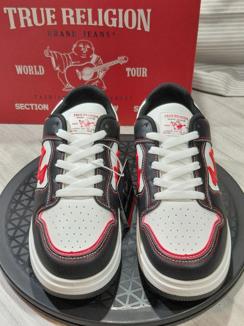 NEW True Religion Womens Arthur Court Low-Top Sneakers in White, Black & Red W8